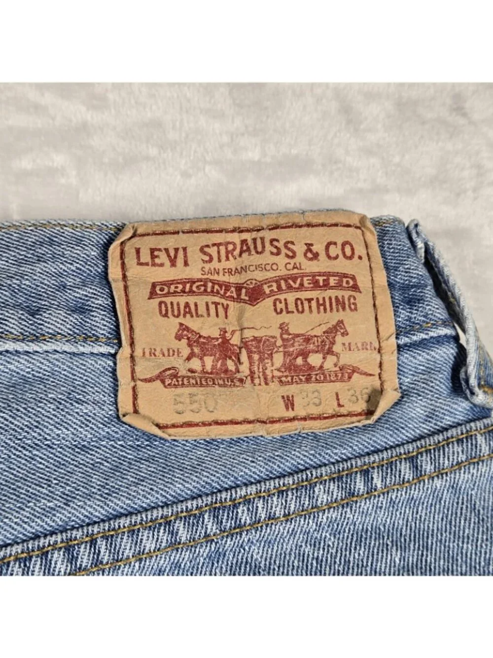 Levis 550 Jeans Men's 33x36 Relaxed-Fit Light Stone-Wash Blue Denim